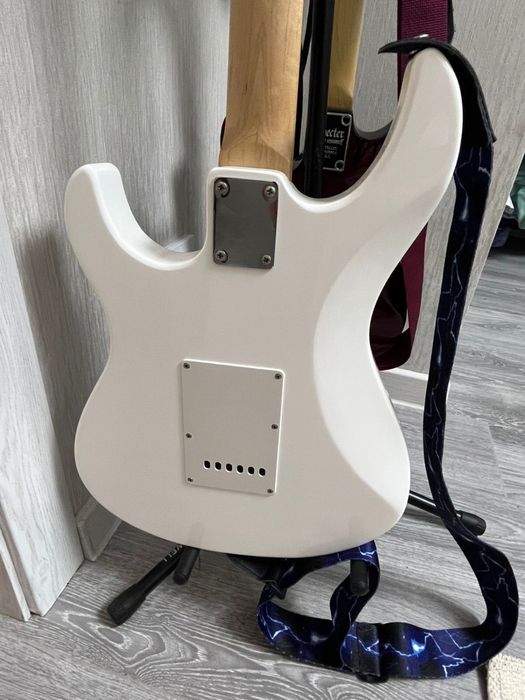 Yamaha pacifica white