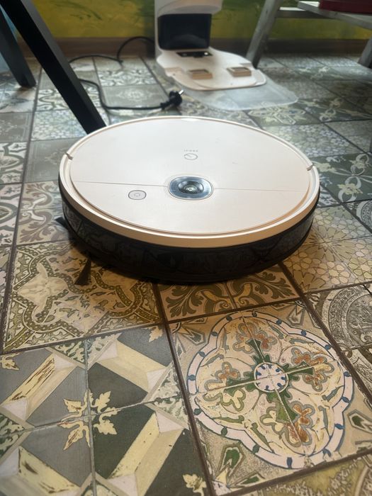 Прахосмукачка робот 2 в 1