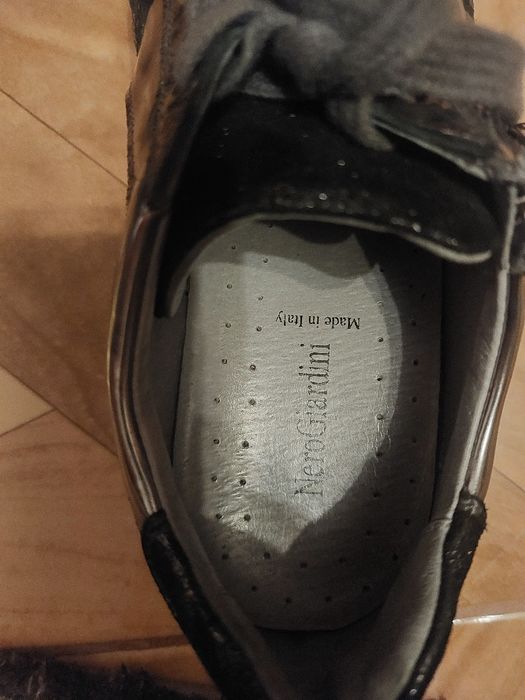 Adidasi fete  NERO GIARDINI!