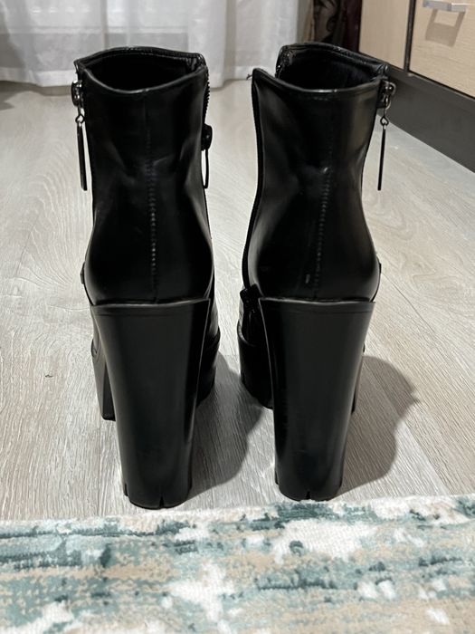 2 пары ботильонов на каблуках б/у