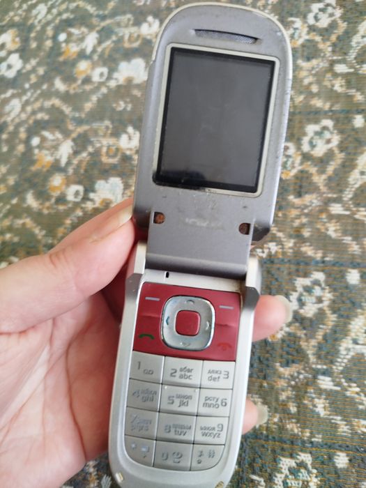 Телефони за части