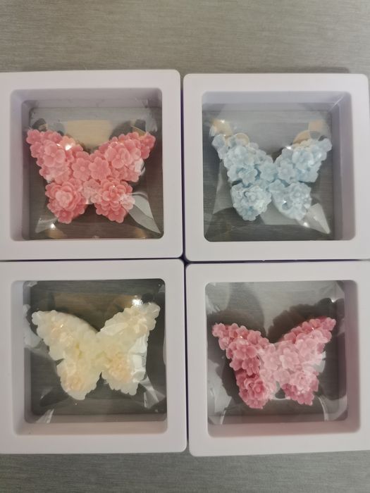 Mărțișoare parfumate din ceara de soia