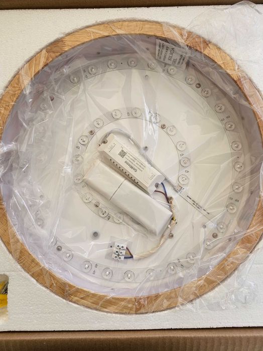 Plafonieră LED din lemn 40 cm, 24W, dimabilă 3000K-6000K, cu telecomandă