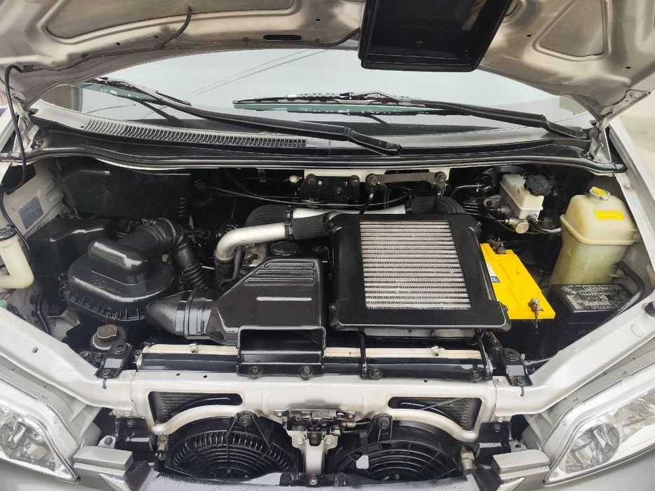 Минивен Hyundain Starex