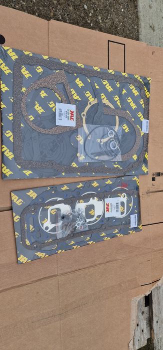 Set garnituri tractor ford 3000 full toate garnituri motor preț 350 le