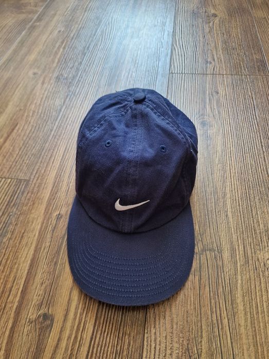 Страхотна мъжка шапка с козирка NIKE , един
размер, без забележки, цен