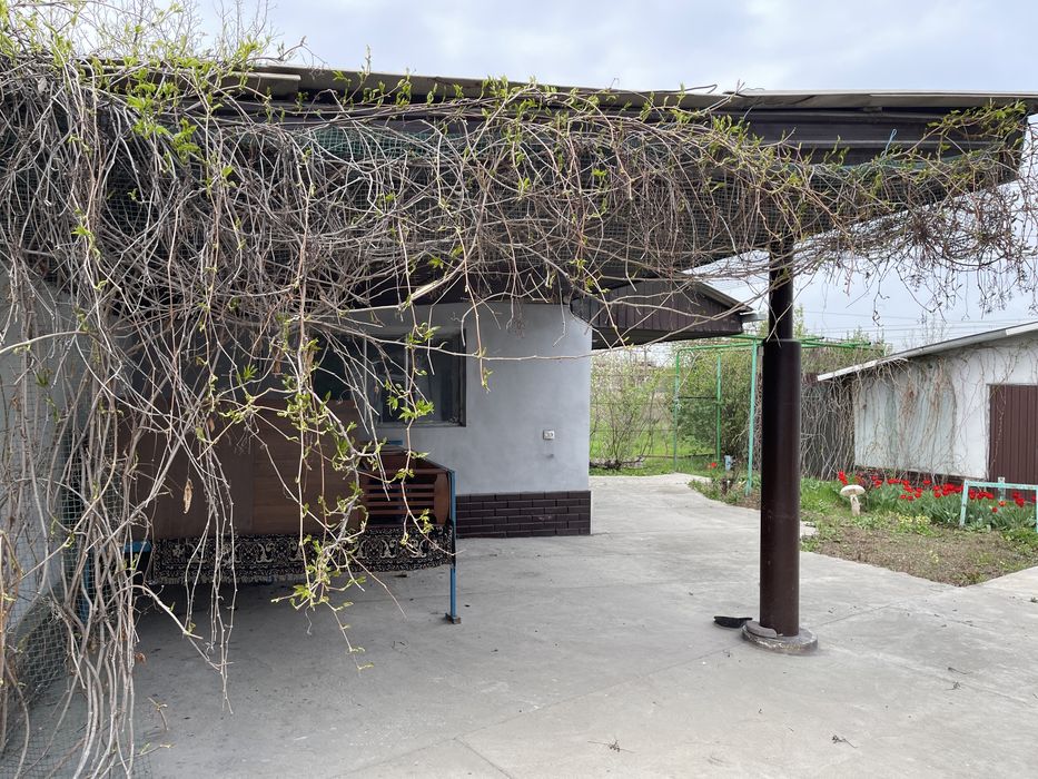 Дом с земельным учаском