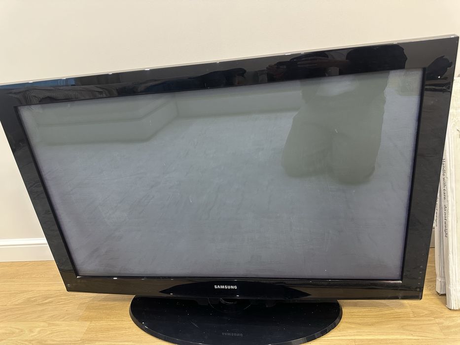 Телевизор плазма Samsung PS-42A450P2 2008 года