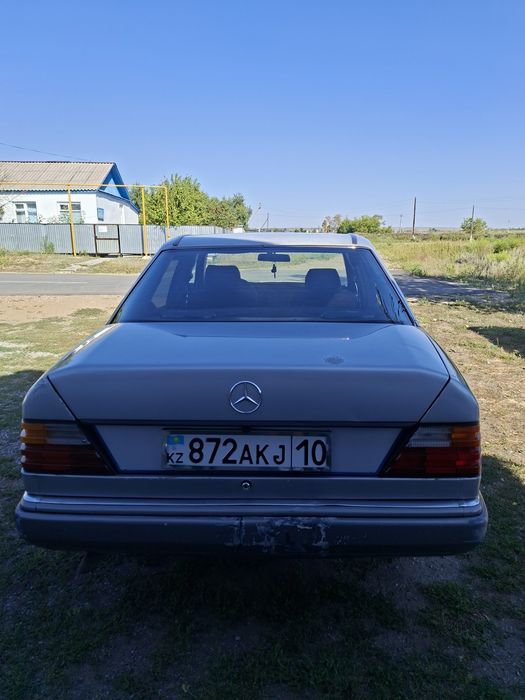 Mercedes-Benz E230