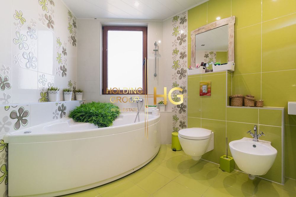 Къща в Варна-м-т Зеленика площ 350