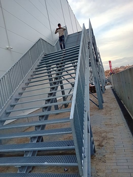 Scara metalica zincata 4mm grosime de exterior