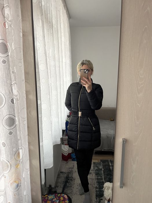 Vand geaca marimea S de calitate