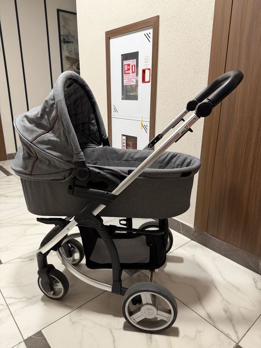 Коляска для младенцев