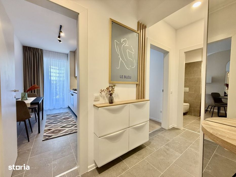 Apartament cu piscina si gradina proprie, nou, la prima inchiriere