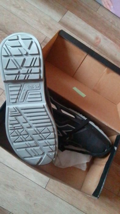 Продам рабочую обувь