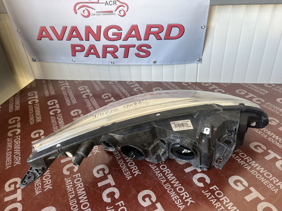 Фар Renault Scenik 2012-