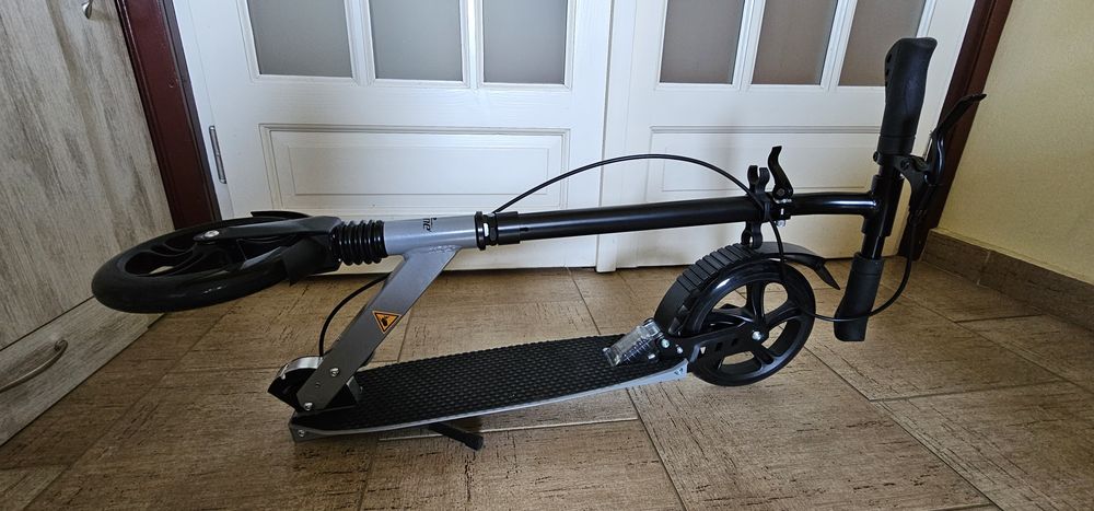 Trotineta pliabila,frână de mână,suspensii, model german