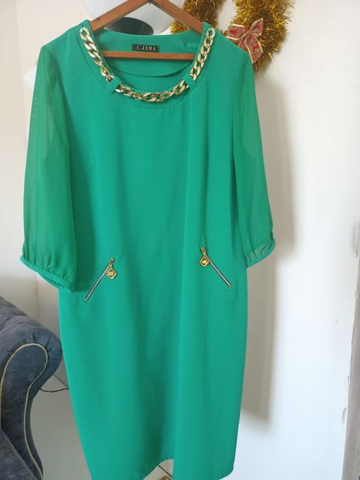 Продам платье б/у