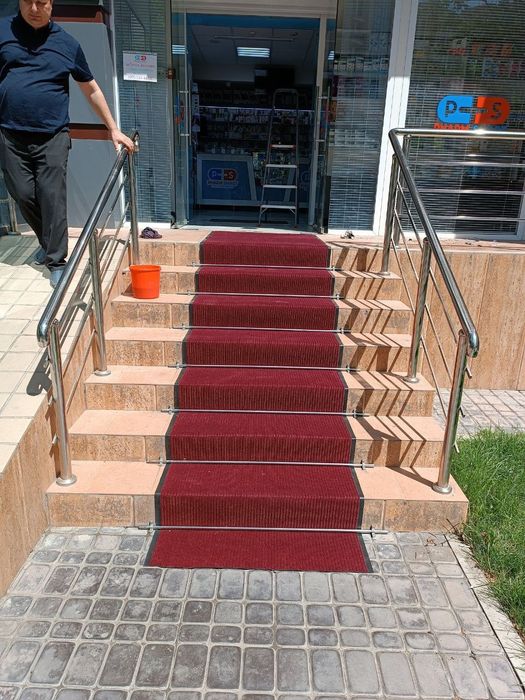 Продаем/устанавливаем дорожки для лестниц