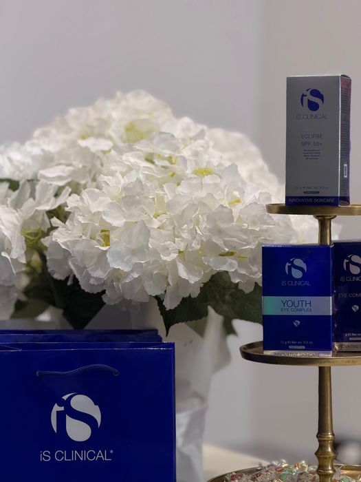 Cosmetolog București: Curățare Facială Profundă + Peeling Profesional