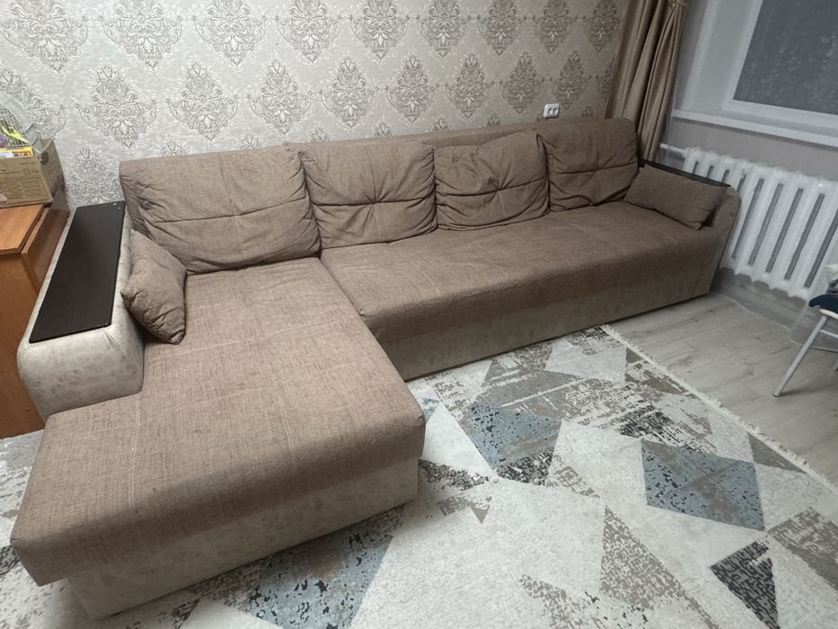 срочно продам диван
