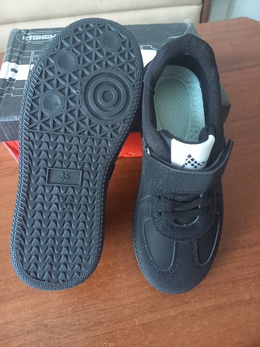 Кроссовки детские