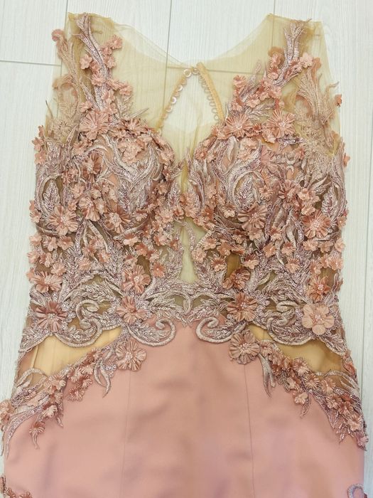 Официална рокля с 3D цветя