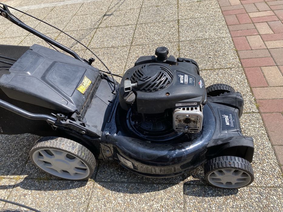 Masina de tuns iarba - Briggs & Stratton