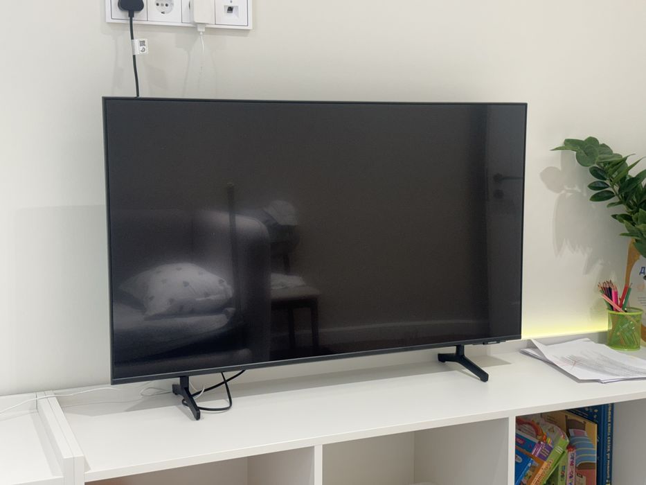 Samsung Smart телевизор 43 диагональ