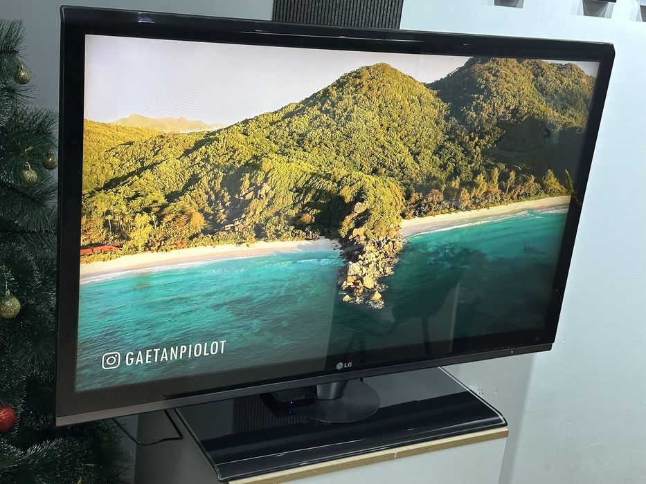 Телевизор LG 47" + Smart