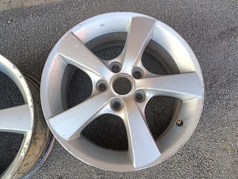 Продам оригинальные легкосплавные диски на Mazda