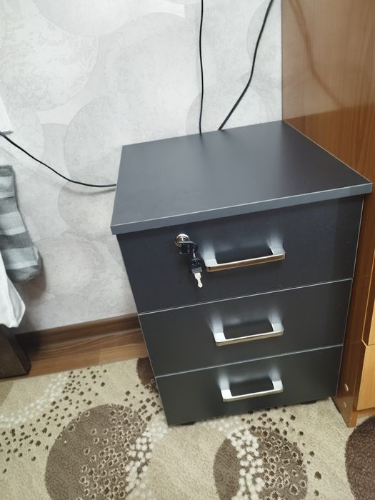 Тумба мобильная.