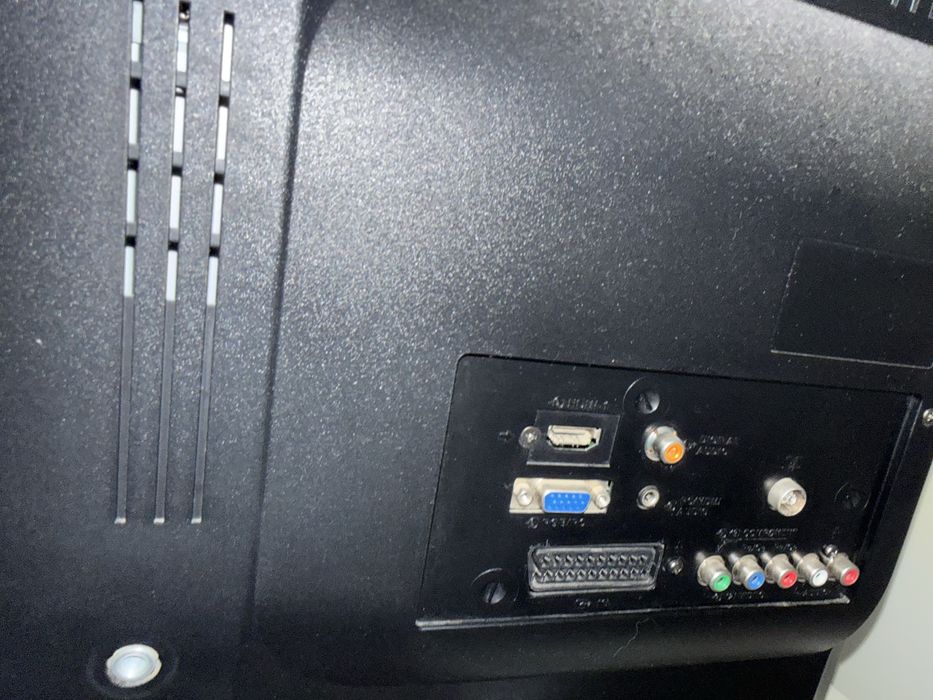 Televizor LCD Toshiba 81 cm