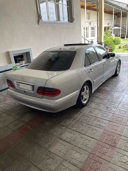 Mercedes Benz W210