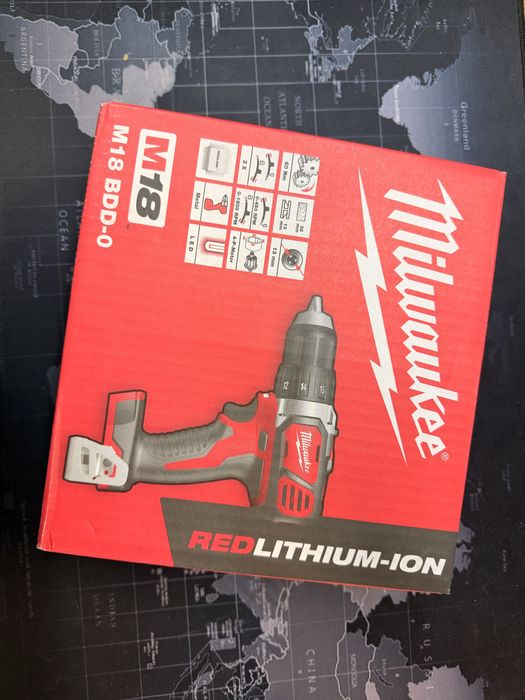 Masina de gaurit Milwaukee M18 si acumulatori