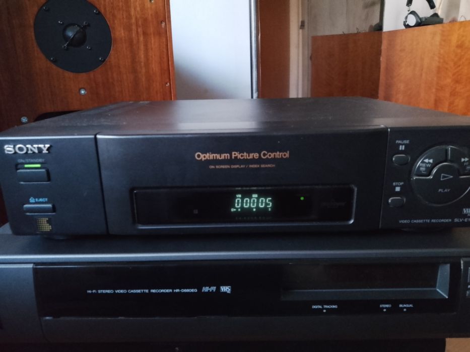 Video recorder Stereo JVC HRD 880eg și Sony.