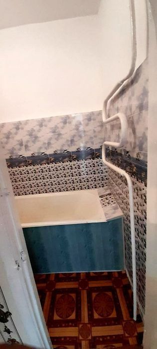 Kvartira sotiladi yangi bozor 2xona 4-etaj galereyka dom