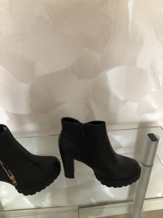 Продам ботфорды  женские.