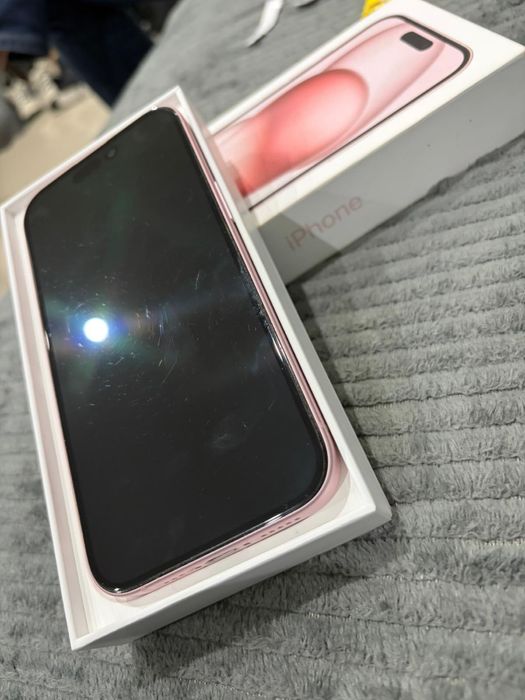Vand Iphone 15 Roz