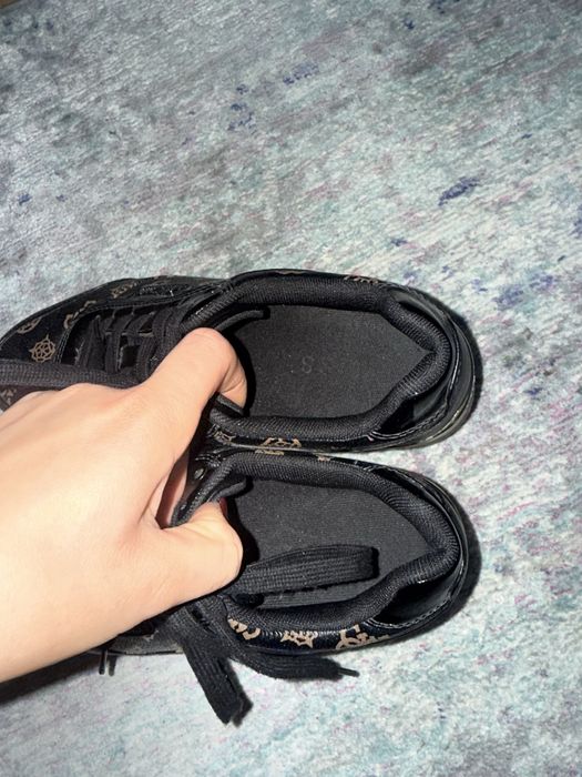 Adidași Dama Guess marimea 39