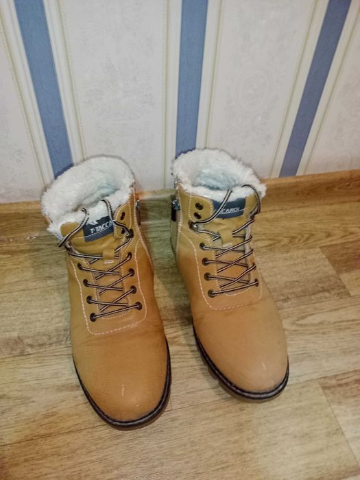 Продам мужские б/у зимние ботинки 42,43,44 р адрес 6 мкр