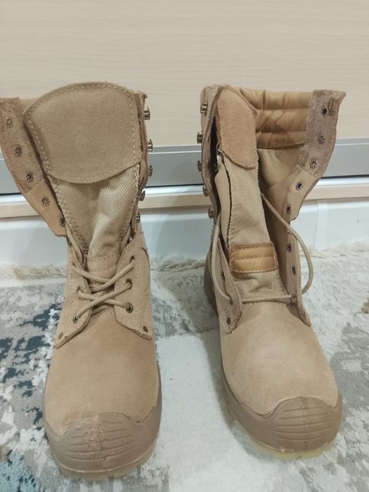 Продам берцы туфли