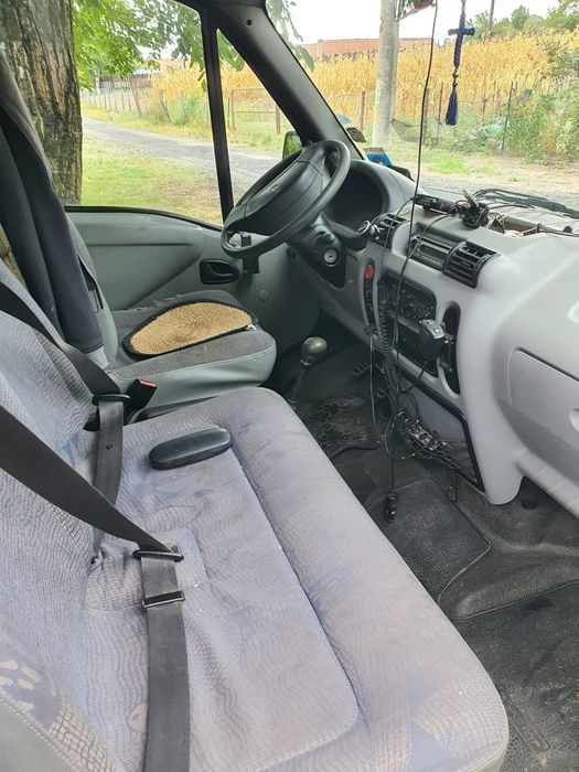 Vând Renault Master