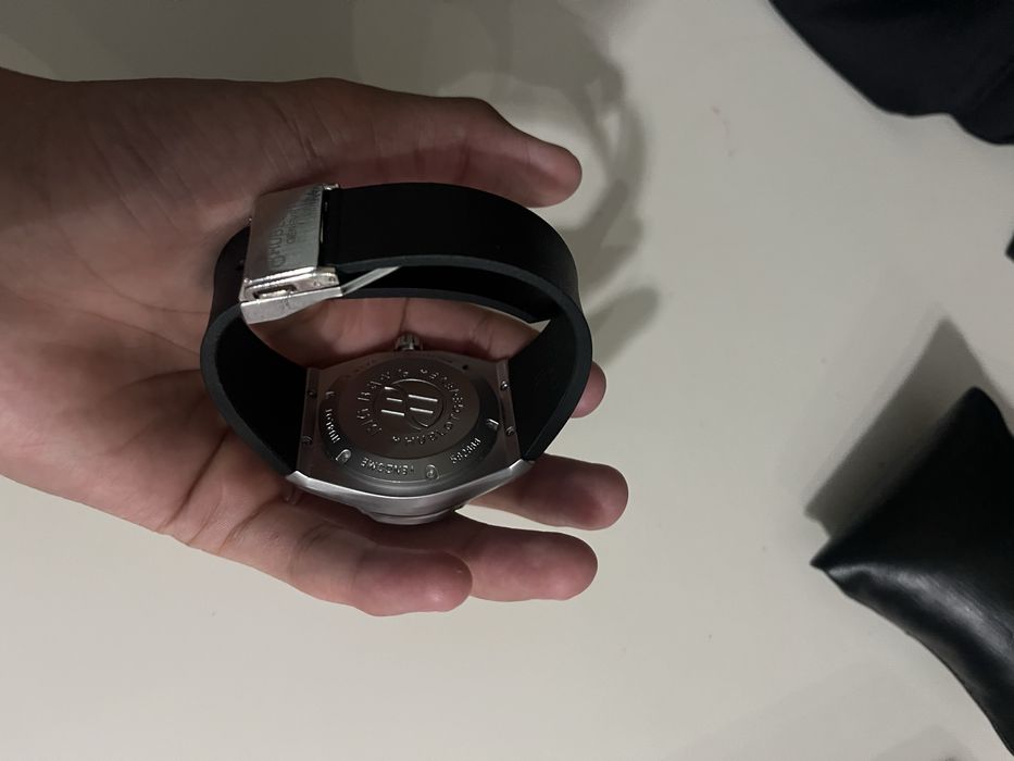 HUBLOT часы новый!