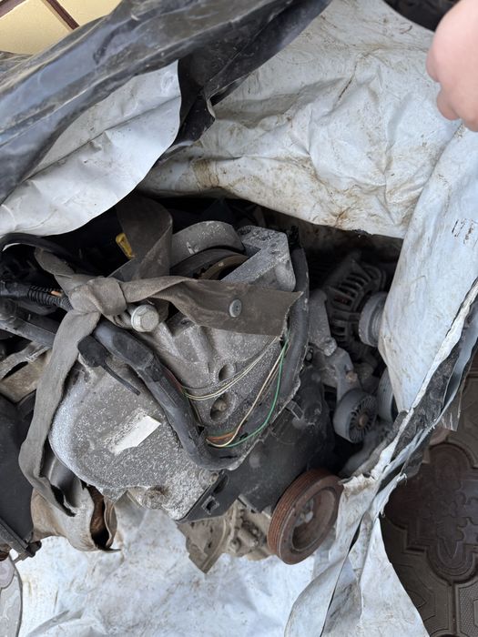 Продам мотор К4М на запчасти