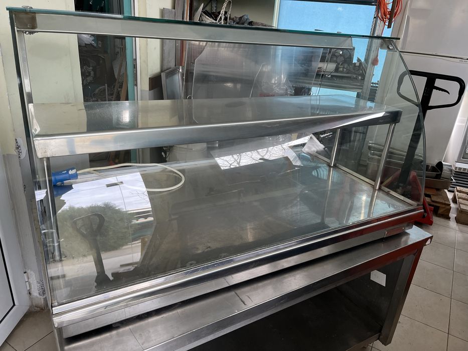 Топла витрина топла