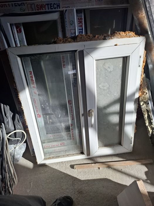 Пластик терезе срочно продам