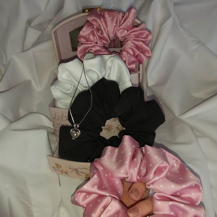 Скрънчита - сатенени