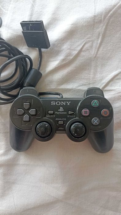 Продавам оригинален контролер за PlayStation 2 (PS2) – DualShock 2