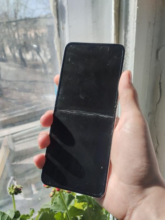 продам z flip 5 256 Гб
